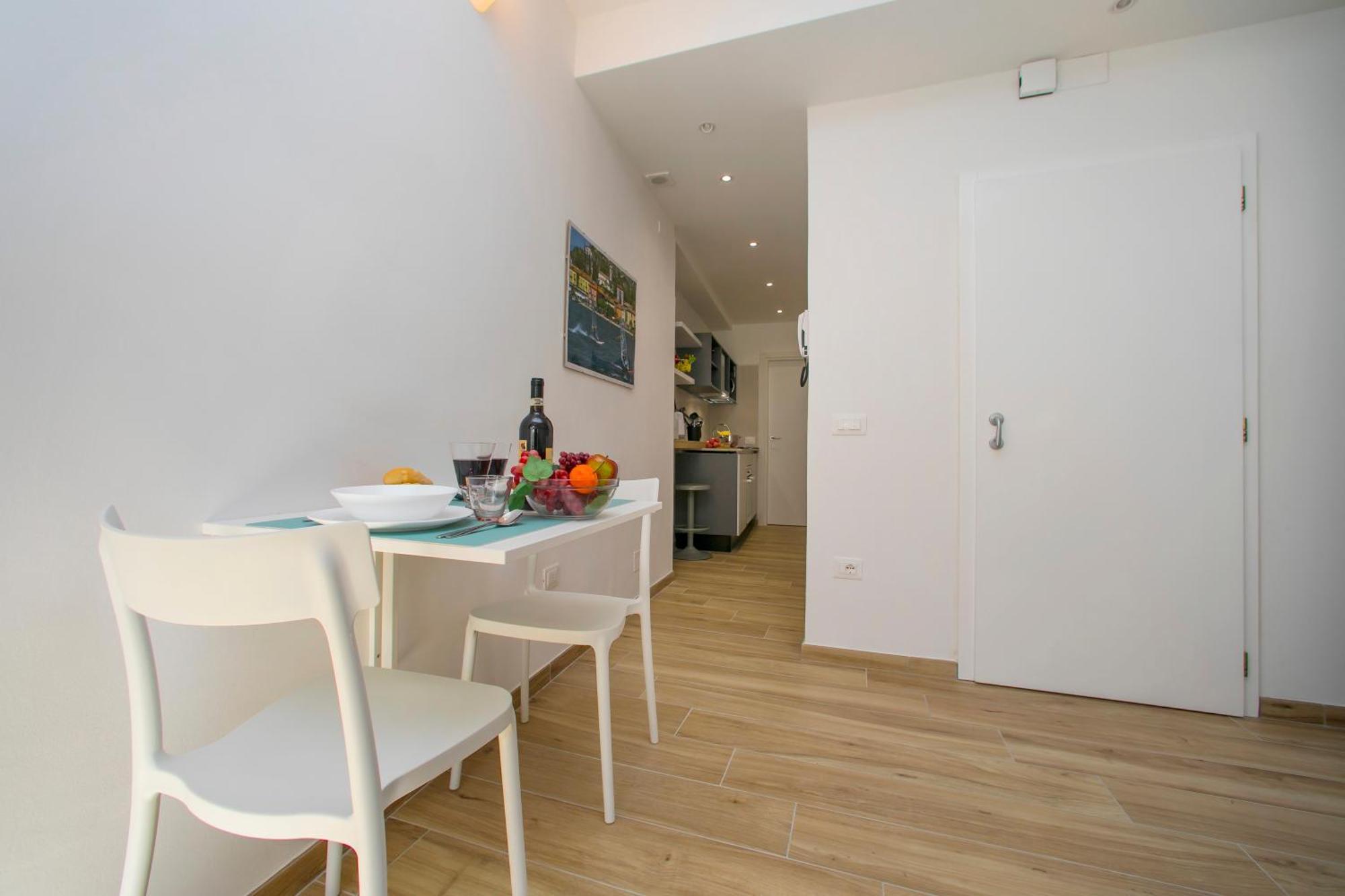 Nido Sui Tetti Di Riva Del Garda - Happy Rentals Екстер'єр фото