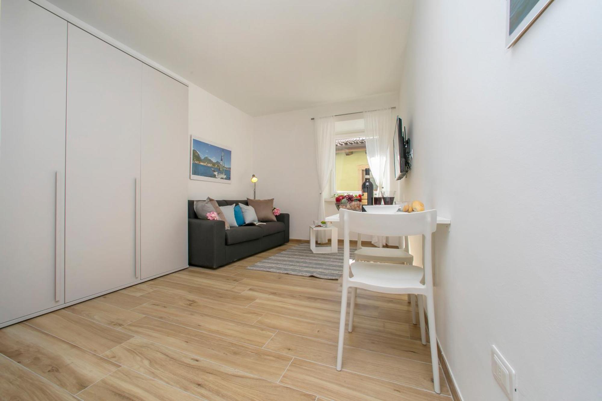 Nido Sui Tetti Di Riva Del Garda - Happy Rentals Екстер'єр фото